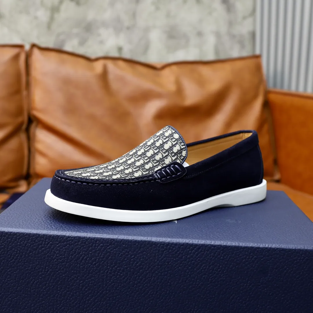 Ex-factory price: 540🙅‍♂️🙅‍♂️🙅‍♂️ Brand: Dior DIOR Standard code: Men's code 38/44 (45 can be customized) Grade: Same as the official website Material: Original cowhide stitching, cowhide lining, original TPU wear-resistant soft outsole Style categories: Leisure and sports version, footwear for driving, young fashion, European and American trends, British style Color: actual picture color
